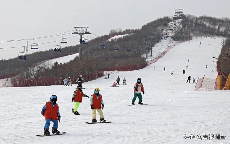 玩转冰火两重天——在吉林市吉雪滑雪场体验欢喜民俗年